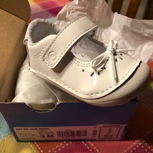 Patten leather baby girl